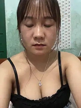 qinejr37 online show from September 28, 2025, 11:28 am