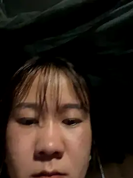 qinejr37 online show from October 26, 2025, 9:53 am