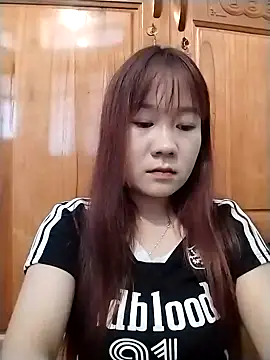 qinejr37 online show from October 1, 2025, 2:38 am