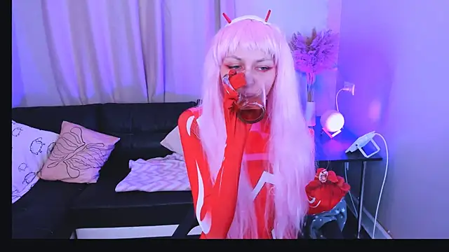 Mia meowXkiss online show from September 24, 2025, 4:02 pm