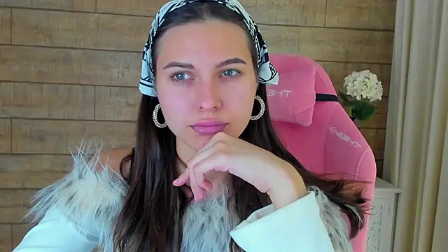 Snapshot of AlisaVersailles chatting on October 2, 2025, 4:05 am AlisaVersailles online show from October 2, 2025, 4:05 am