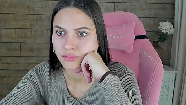 Snapshot of AlisaVersailles chatting on October 7, 2025, 4:08 pm AlisaVersailles online show from October 7, 2025, 4:08 pm