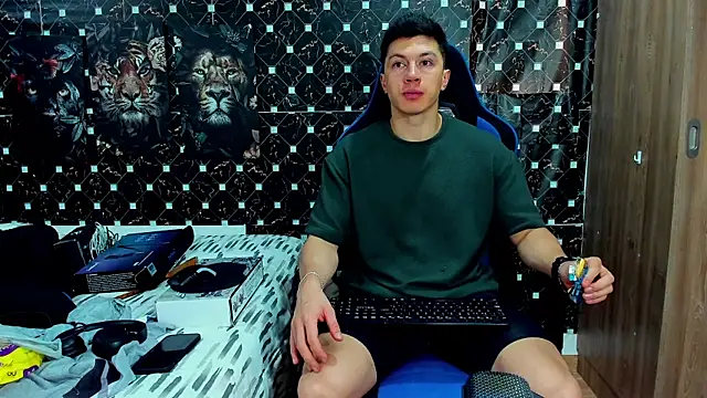 javiersexymann online show from April 10, 2026, 9:11 pm