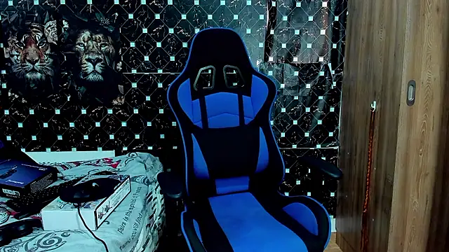 javiersexymann online show from March 25, 2026, 10:08 pm