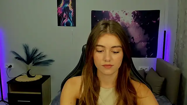 TracySpark online show from September 24, 2025, 6:42 am