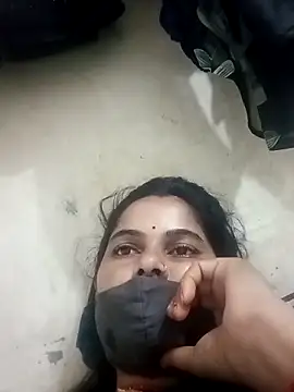 Snapshot of JULEE-740 chatting on October 7, 2025, 11:50 pm JULEE-740 online show from October 7, 2025, 11:50 pm