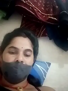 Snapshot of JULEE-740 chatting on October 28, 2025, 3:22 pm JULEE-740 online show from October 28, 2025, 3:22 pm