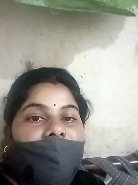 Snapshot of JULEE-740 chatting on October 3, 2025, 10:28 am JULEE-740 online show from October 3, 2025, 10:28 am