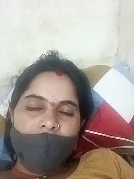 Snapshot of JULEE-740 chatting on October 10, 2025, 5:47 pm JULEE-740 online show from October 10, 2025, 5:47 pm