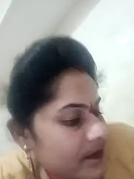 Snapshot of JULEE-740 chatting on September 24, 2025, 4:52 am JULEE-740 online show from September 24, 2025, 4:52 am