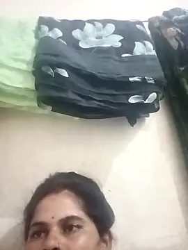 Snapshot of JULEE-740 chatting on October 8, 2025, 3:02 pm JULEE-740 online show from October 8, 2025, 3:02 pm