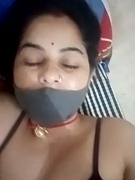 Snapshot of JULEE-740 chatting on October 12, 2025, 10:55 pm JULEE-740 online show from October 12, 2025, 10:55 pm