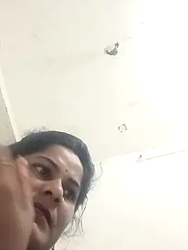 Snapshot of JULEE-740 chatting on October 4, 2025, 12:01 am JULEE-740 online show from October 4, 2025, 12:01 am