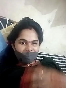 Snapshot of JULEE-740 chatting on October 11, 2025, 6:14 am JULEE-740 online show from October 11, 2025, 6:14 am