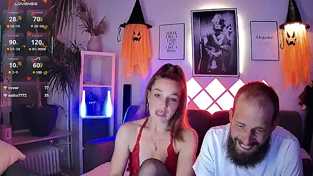 Snapshot of XBellaXundXUweX chatting on October 6, 2025, 8:42 pm XBellaXundXUweX online show from October 6, 2025, 8:42 pm