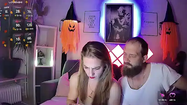 Snapshot of XBellaXundXUweX chatting on October 9, 2025, 7:03 pm XBellaXundXUweX online show from October 9, 2025, 7:03 pm