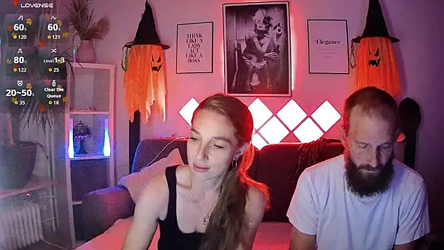 Snapshot of XBellaXundXUweX chatting on October 7, 2025, 6:42 pm XBellaXundXUweX online show from October 7, 2025, 6:42 pm