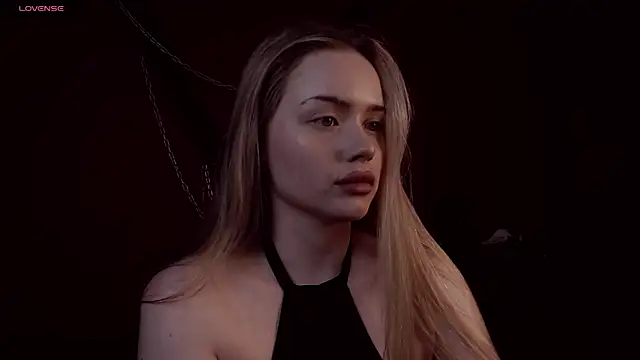 AvroraGoldie online show from December 3, 2025, 10:36 am