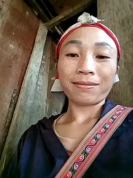 lucybaby00 online show from October 12, 2025, 9:21 am