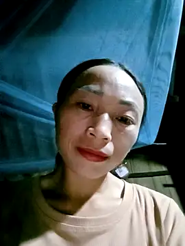 lucybaby00 online show from September 21, 2025, 2:11 pm