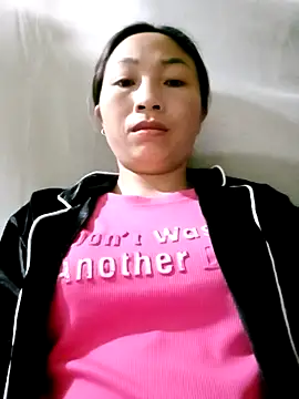 lucybaby00 online show from March 15, 2026, 11:12 pm