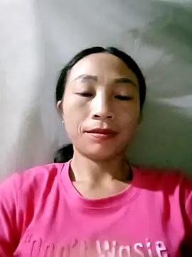 lucybaby00 online show from September 10, 2025, 10:42 pm