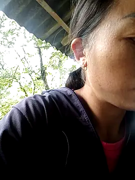 lucybaby00 online show from October 2, 2025, 4:05 am