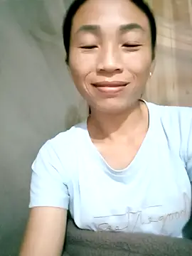 lucybaby00 online show from October 18, 2025, 3:47 pm