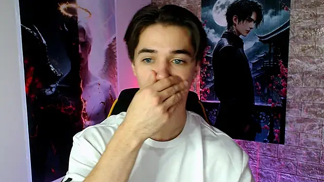 Snapshot of AlphaDevil11 chatting on October 29, 2025, 1:10 pm AlphaDevil11 online show from October 29, 2025, 1:10 pm