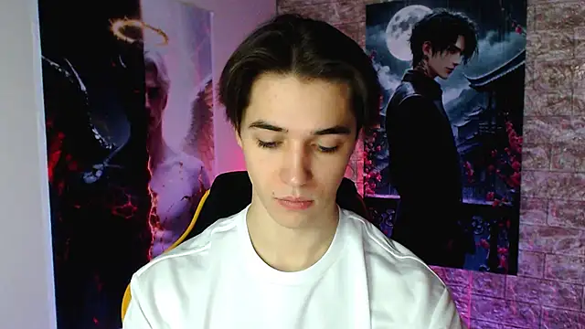 Snapshot of AlphaDevil11 chatting on October 28, 2025, 1:32 pm AlphaDevil11 online show from October 28, 2025, 1:32 pm