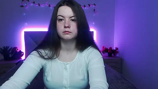 MavkaCute online show from May 13, 2026, 6:04 pm