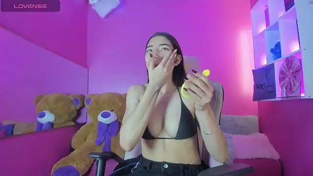 Snapshot of shumy_angels chatting on October 31, 2025, 4:42 am shumy angels online show from October 31, 2025, 4:42 am