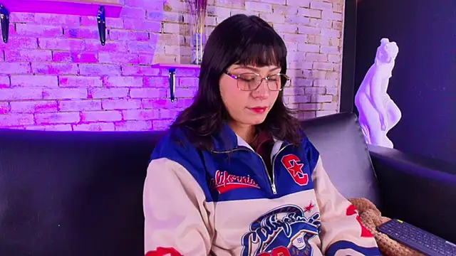 kitty malach online show from April 14, 2026, 3:00 am