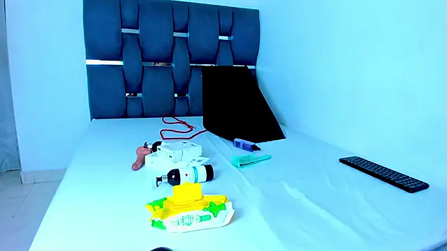 yourwife anna online show from October 5, 2025, 11:01 am