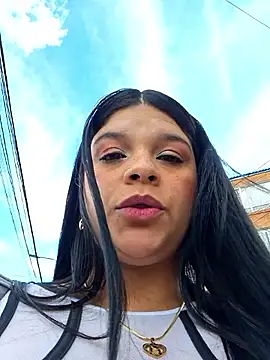 Snapshot of Eiimy_pretty chatting on October 14, 2025, 8:20 pm Eiimy pretty online show from October 14, 2025, 8:20 pm