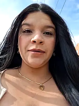 Snapshot of Eiimy_pretty chatting on October 28, 2025, 7:46 pm Eiimy pretty online show from October 28, 2025, 7:46 pm