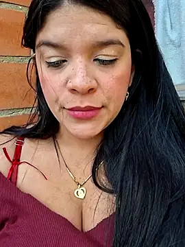 Snapshot of Eiimy_pretty chatting on October 15, 2025, 7:44 pm Eiimy pretty online show from October 15, 2025, 7:44 pm