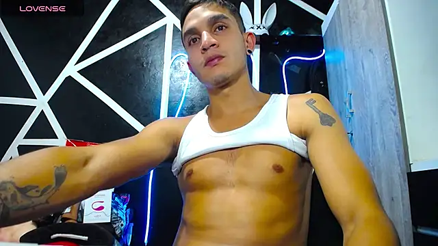 Angel latinboy online show from February 17, 2025, 10:27 pm