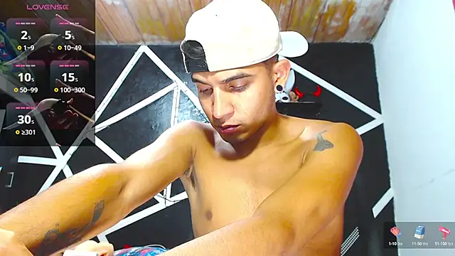 Snapshot of Angel_latinboy chatting on September 18, 2025, 12:57 am Angel latinboy online show from September 18, 2025, 12:57 am