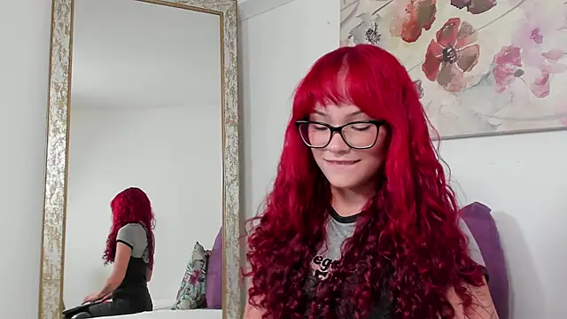 mae lyra online show from March 12, 2026, 4:44 pm