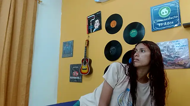 skinnyverus18 online show from September 22, 2025, 7:09 pm