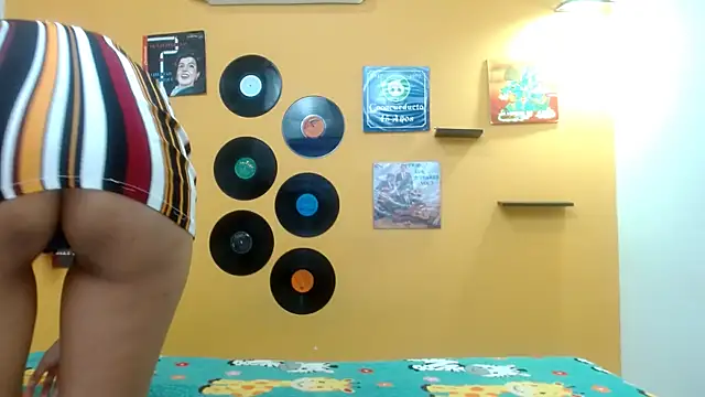 skinnyverus18 online show from September 11, 2025, 7:03 pm