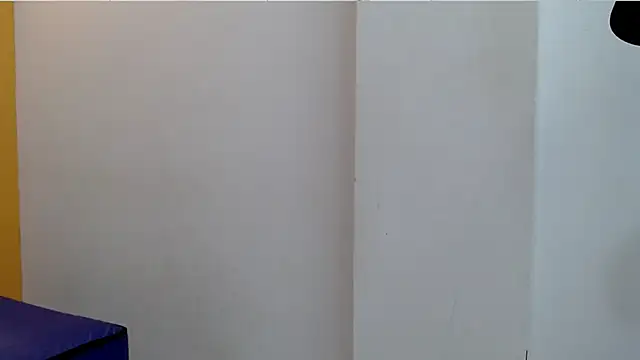 skinnyverus18 online show from April 15, 2026, 6:45 pm