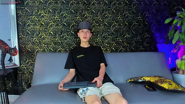 ArthurCox online show from October 23, 2025, 5:22 pm