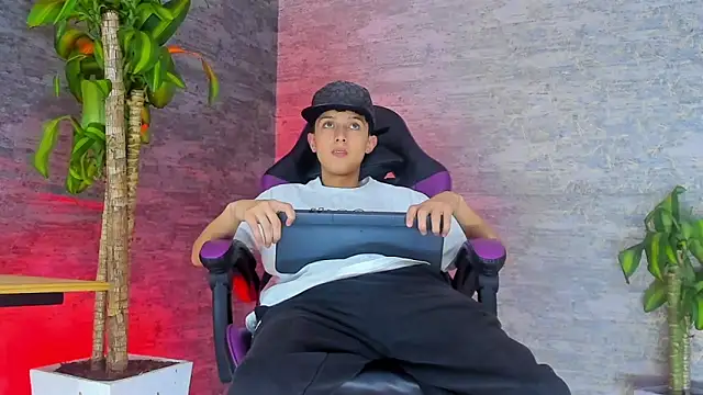 ArthurCox online show from September 20, 2025, 5:29 pm