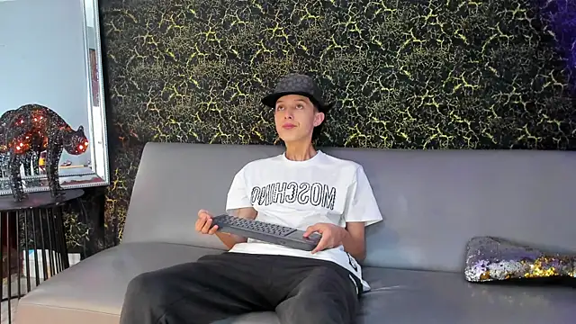 ArthurCox online show from October 20, 2025, 5:57 pm