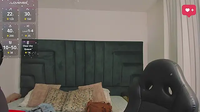 SaraWagner  online show from April 1, 2026, 12:13 am