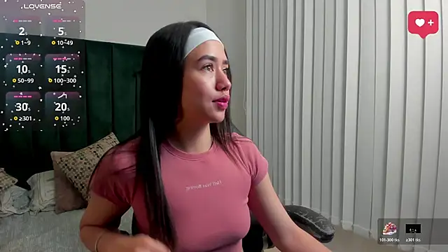 SaraWagner  online show from April 8, 2026, 12:01 am