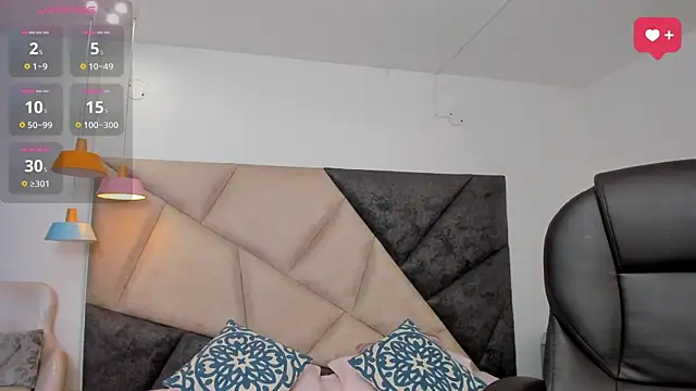 Snapshot of SaraWagner_ chatting on November 25, 2025, 1:39 am SaraWagner online show from November 25, 2025, 1:39 am