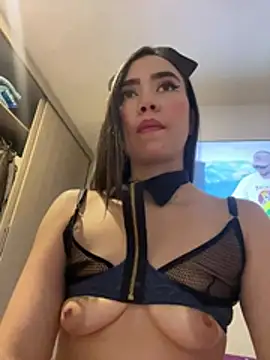 SaraWagner  online show from April 6, 2026, 4:46 am